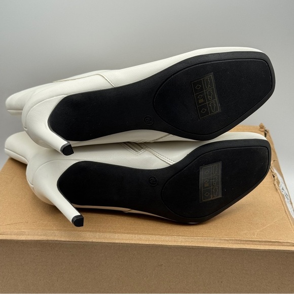 Journee Collection Silvy White Stiletto Booties - Picture 5 of 8